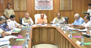 इंसेफ्लाइटिस प्रभावित परिवारों को चिन्हित कर उन्हें प्रधानमंत्री आवास योजना, स्वच्छ शौचालय आदि सुविधाओं से आच्छादित किया जाए—मुख्यमंत्री