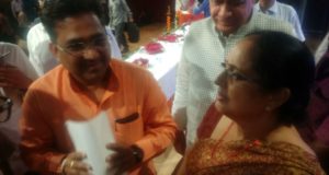 डा.पुष्पलता ने शिक्षक प्रतिनिधियों के साथ  संगठन मंत्री  सुनील बंसल  को सौंपा ज्ञापन