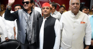 यशवंत सिन्हा ने कहा किआज इमर्जेंसी से बदतर हालत है,शत्रुघ्न सिन्हा बोले आज लोगों को डराने-धमकाने की राजनीति हो रही है
