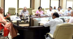 अधिकारी यह सुनिश्चित करें कि 15 दिसम्बर, 2018  के  उपरान्त गंगा जी में किसी भी प्रकार की गन्दगी नहीं गिरेगी: मुख्यमंत्री योगी