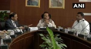 प्रदूषण पर चर्चा के लिए बैठक में नहीं आए इन राज्यों के मंत्री, हर्षवर्धन ने जताई नाराजगी
