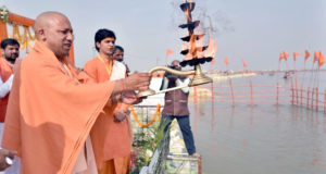 मुख्यमंत्री ने  हापुड़ में गढ़ गंगा तट पर 29 करोड़ 99 लाख  रु0 की योजनाओं का शिलान्यास व 9 करोड़ 21 लाख  रु0 की योजनाओं का लोकार्पण किया