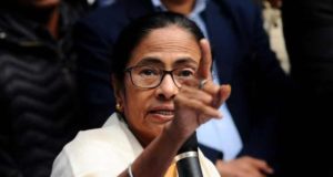 मुख्यमंत्री ममता बनर्जी ने कहा- पुलवामा हमले के बाद सरकार पैदा कर रही है युद्ध के हालात