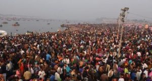 महाशिवरात्रि पर कुम्भ के अंतिम स्नान में 50 लाख श्रद्धालुओं ने लगायी डुबकी