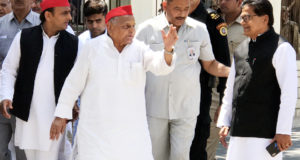मुलायम सिंह यादव ने मैनपुरी से भरा नामांकन, कहा- एसपी को मिलेगा बहुमत