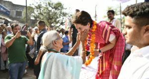 फतेहपुर में प्रियंका गांधी ने कहा,  जनप्रतिनिधियों को गरीबों से मिलना चाहिए किन्तु प्रधानमंत्री जी गरीबों से नहीं मिलते