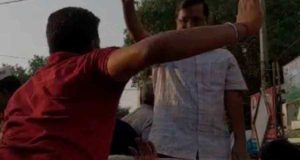 अरविंद केजरीवाल को रोड शो के दौरान एक युवक ने मारा थप्पड़, ‘आप’ ने बताया बीजेपी का हाथ