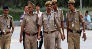 बाराबंकी में जहरीली शराब पीने से एक ही परिवार के 4 लोगों समेत 16 की मौत, 4 अफसर समेत 12 सस्पेंड