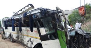 यमुना एक्सप्रेस-वे पर रेलिंग तोड़ 30 फुट गहरे नाले में गिरी बस, 29 की मौत, CM योगी ने किया मुआवजे का ऐलान