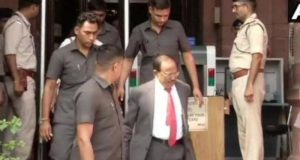 अमित शाह से मिले अजीत डोभाल, घाटी में 11 दिन तक रह कर रखी थी हालात पर पैनी नजर
