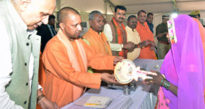 पीलीभीत में मुख्यमंत्री  ने 525 नवविवाहित जोड़ों को आशीर्वाद प्रदान कर शुभकामनाएं दीं
