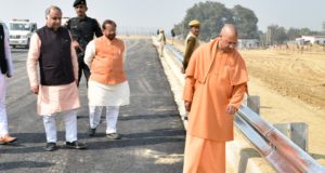 मुख्यमंत्री ने  सुल्तानपुर में पूर्वांचल एक्सप्रेस-वे,  फेज-3 हलियापुर का स्थलीय निरीक्षण किया