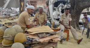 विकास दुबे की ‘मदद के आरोप’ में यूपी के 4 पुलिसकर्मियों को किया गया सस्पेंड