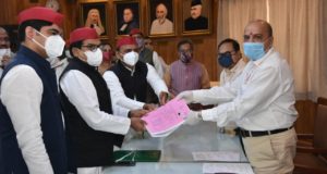 समाजवादी पार्टी  के प्रो. रामगोपाल यादवने राज्यसभा के लिए नामांकन किया