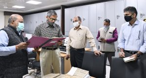 मुख्य सचिव ने लोक भवन स्थित कार्यालयों का किया  औचक निरीक्षण
