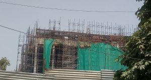 एलडीए की मिली भगत से प्रदूषण की एन ओ सी के बिना विभूति खंड में होटल का अवैध निर्माण