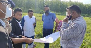 किच्छा में शासन से स्वीकृत सिविल जज जूनियर डिवीजन के अस्थाई न्यायालय भवन की स्थापना हेतु  भूमि का स्थलीय निरीक्षण किया