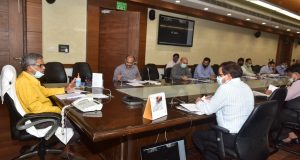 आयुष्मान भारत गोल्डेन कार्ड के लाभार्थियों के लिए ओपीडी पंजीयन, लैब जांच एवं मेडिसिन वितरण के लिए अलग काउन्टर बनाये जायें—मुख्य सचिव
