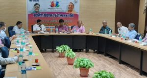 औद्योगिक क्षेत्र अमौसी एवं सरोजनी नगर के उद्यमियों के साथ आयोजित की गई उद्यमिता विकास एवं प्रोत्साहन गोष्ठी: यूपीसीडा