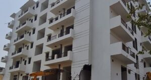 हजरतगंज में बहुमंजिला अवैध बिल्डिंग पर चला एलडीए का बुलडोजर