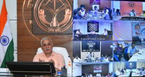 मुख्य सचिव ने शासन के प्राथमिकता के कार्यक्रमों की समीक्षा कर वीडियो कॉन्फ्रेन्सिंग के माध्यम से समस्त मण्डलायुक्तों एवं जिलाधिकारियों को दिये आवश्यक निर्देश
