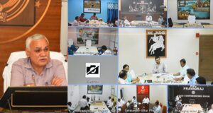 मुख्य सचिव ने वीडियो कॉन्फ्रेन्सिंग के माध्यम से समस्त मण्डलायुक्तों एवं जिलाधिकारियों के साथ की समीक्षा बैठक