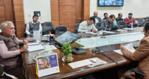 <strong>मुख्य सचिव ने वीडियो कॉन्फ्रेन्सिंग के माध्यम से समस्त मण्डलायुक्तों एवं जिलाधिकारियों के साथ की समीक्षा बैठक</strong>