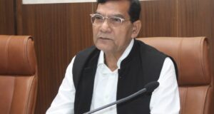 नगर विकास मंत्री ए0के0 शर्मा ने वीडियो कान्फ्रेसिंग कर शिकायतकर्ता एवं अधिकारियों से शिकायत के संबंध में सीधे वार्ता की