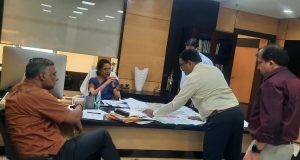 सरकारी भूमि पर कब्जा कर प्लाटिंग/निर्माण करने वाले भू-माफियाओं पर कसेगा शिकंजा—मण्डलायुक्त डाॅ0 रोशन जैकब
