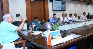 अयोध्या में सभी निर्माणाधीन परियोजनाओं का कार्य निर्धारित मानक एवं गुणवत्ता के साथ समयावधि में पूरा कराया जाए—मुख्य सचिव