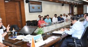 नगरीय निकायों को आत्मनिर्भर बनाये जाने के लिए प्रयास किये जायें, टैक्स, लाइसेंस फीस व यूजर चार्जेज की पुनः समीक्षा की जाये—मुख्य सचिव