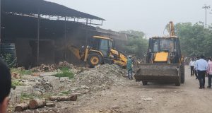 एलडीए ने ऐशबाग में अवैध प्लाईवुड गोदाम को ध्वस्त कर खाली करायी 100 करोड़ रूपये की जमीन
