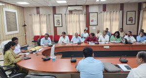 उद्यमियों के सम्मुख आने वाली समस्याओं का अधिकारीगण करें तत्काल निस्तारण- डीएम सूर्यपाल गंगवार