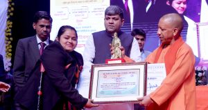 मुख्यमंत्री ने राष्ट्रीय युवा दिवस के अवसर पर राज्य स्तरीय विवेकानन्द ,यूथ अवॉर्ड 2022-23, विद्यार्थियों को टैबलेट/स्मार्टफोन प्रदान किए