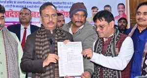 यूपी सरकार पुश्तैनी टिम्बर व्यापारियों के हितों की करेगी रक्षा – डा दिनेश शर्मा